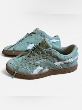 Reebok Sneakers